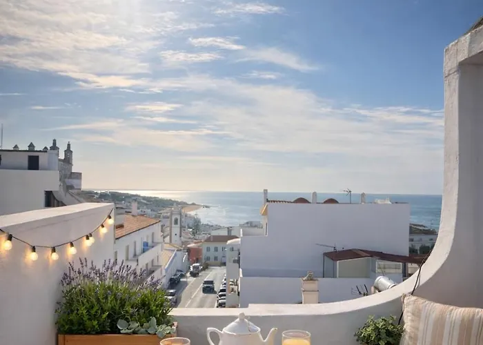 Albufeira Sea View Beach & Old Town Walk *
